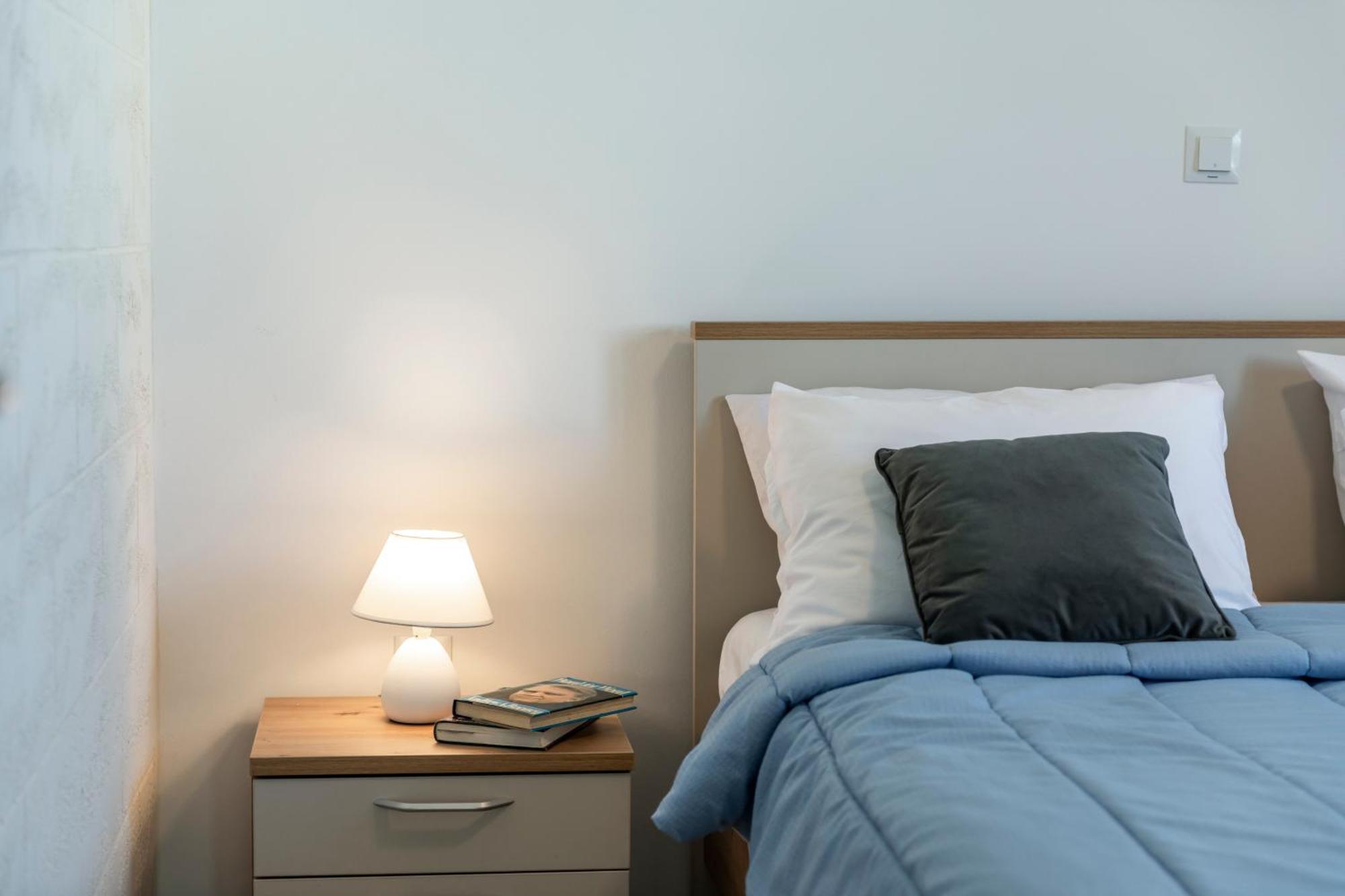 קאבטאט Villa California Apartments מראה חיצוני תמונה