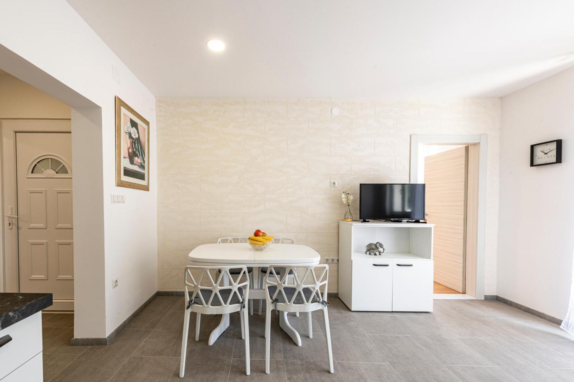 קאבטאט Villa California Apartments מראה חיצוני תמונה