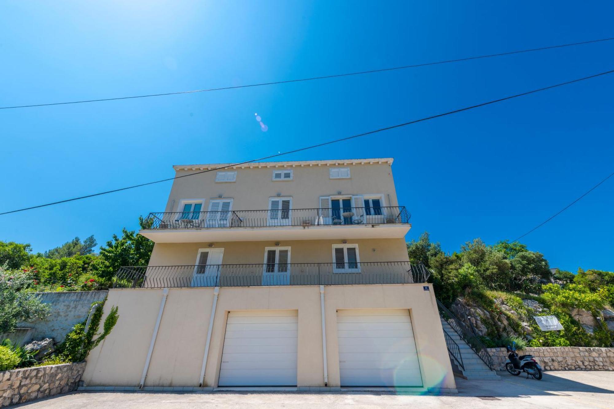 קאבטאט Villa California Apartments מראה חיצוני תמונה