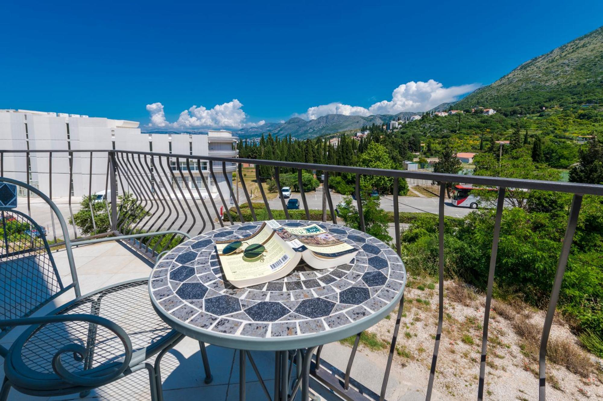 קאבטאט Villa California Apartments מראה חיצוני תמונה