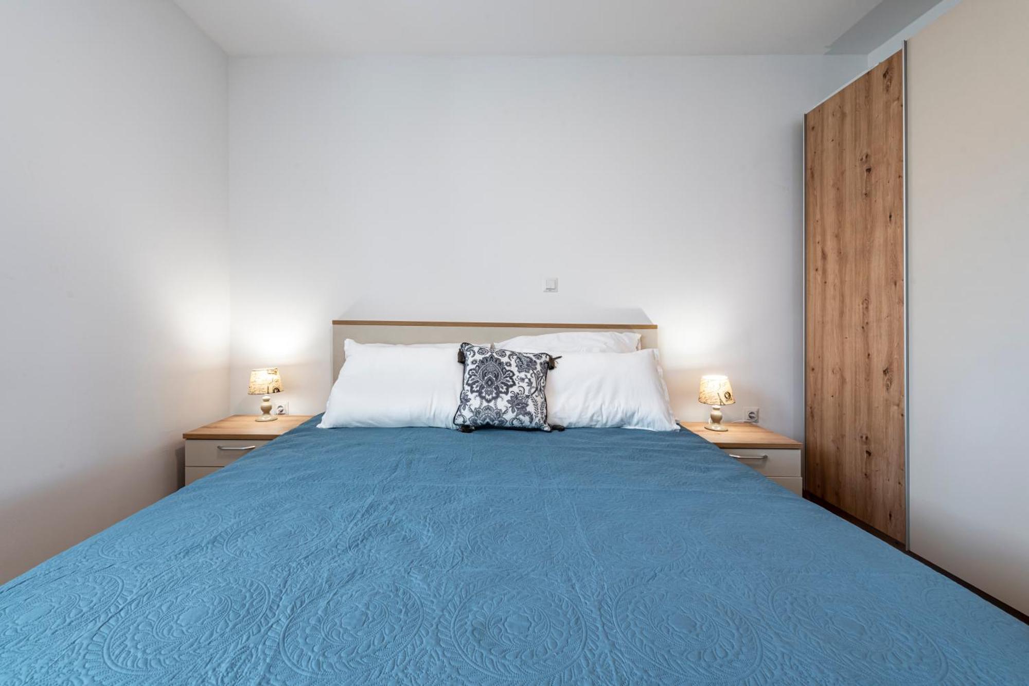 קאבטאט Villa California Apartments מראה חיצוני תמונה