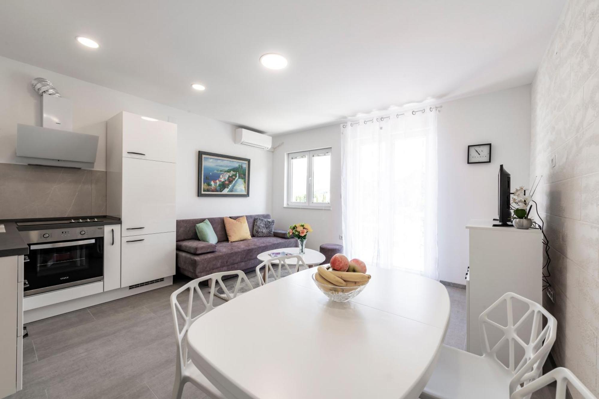 קאבטאט Villa California Apartments מראה חיצוני תמונה