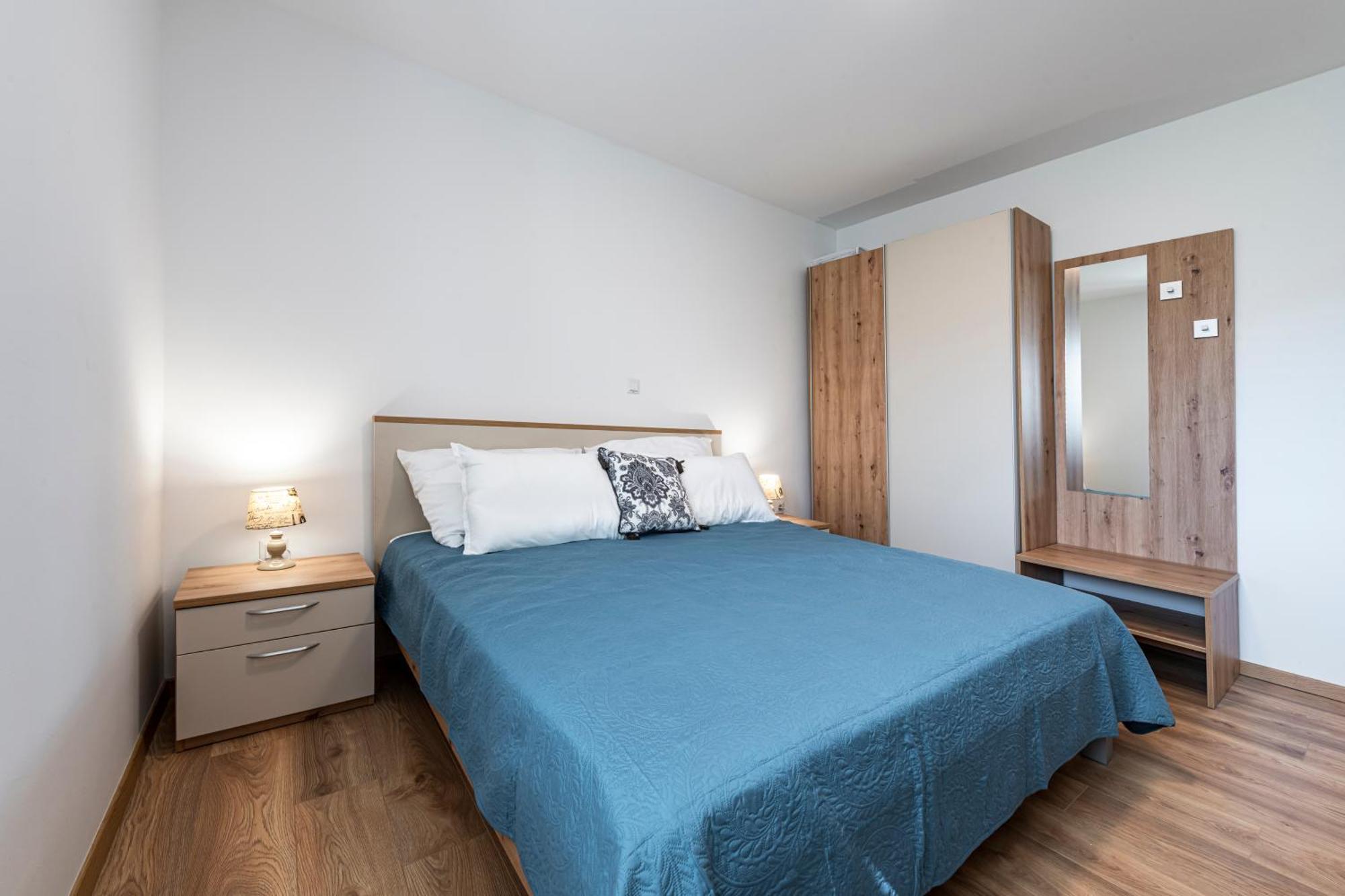 קאבטאט Villa California Apartments מראה חיצוני תמונה