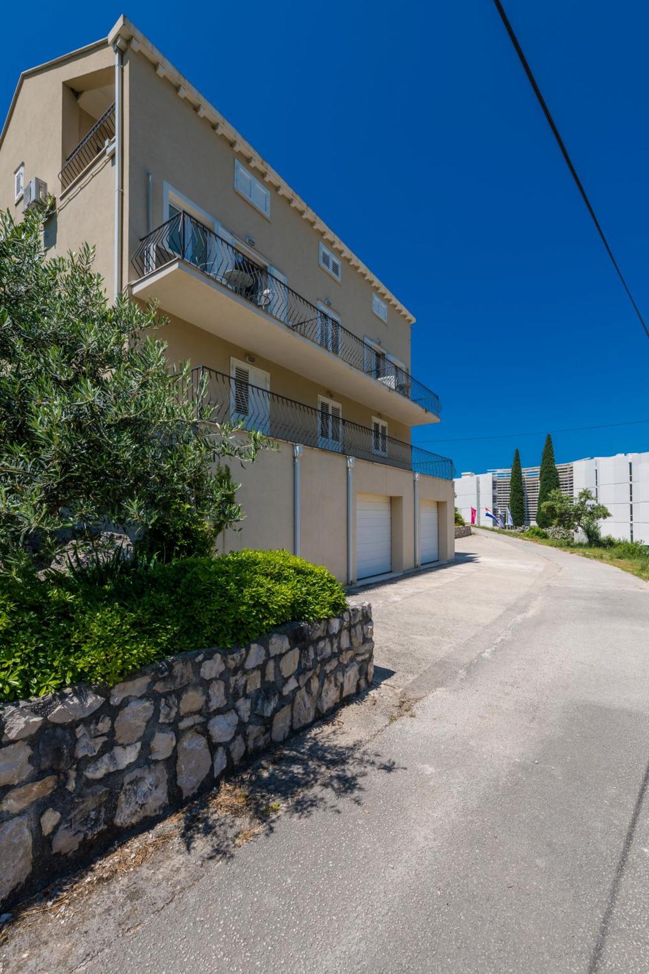 קאבטאט Villa California Apartments מראה חיצוני תמונה